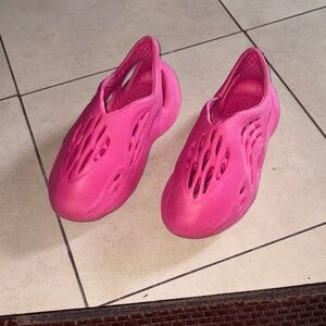 Knock off Yeezy foam runners